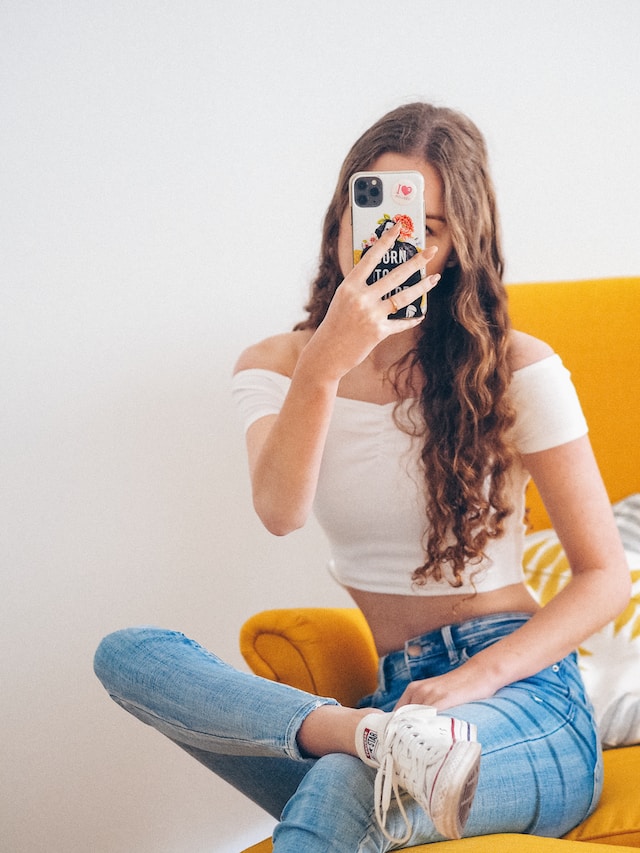 Influencers and Digital Creators: How They Differ